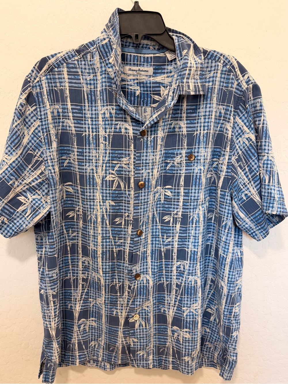 Tommy Bahama Men's large Blue Palm Hawaiian button Short Sleeve Shirt tropical
